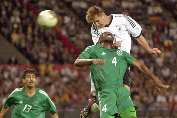 足壇頭球能力最強的是誰？